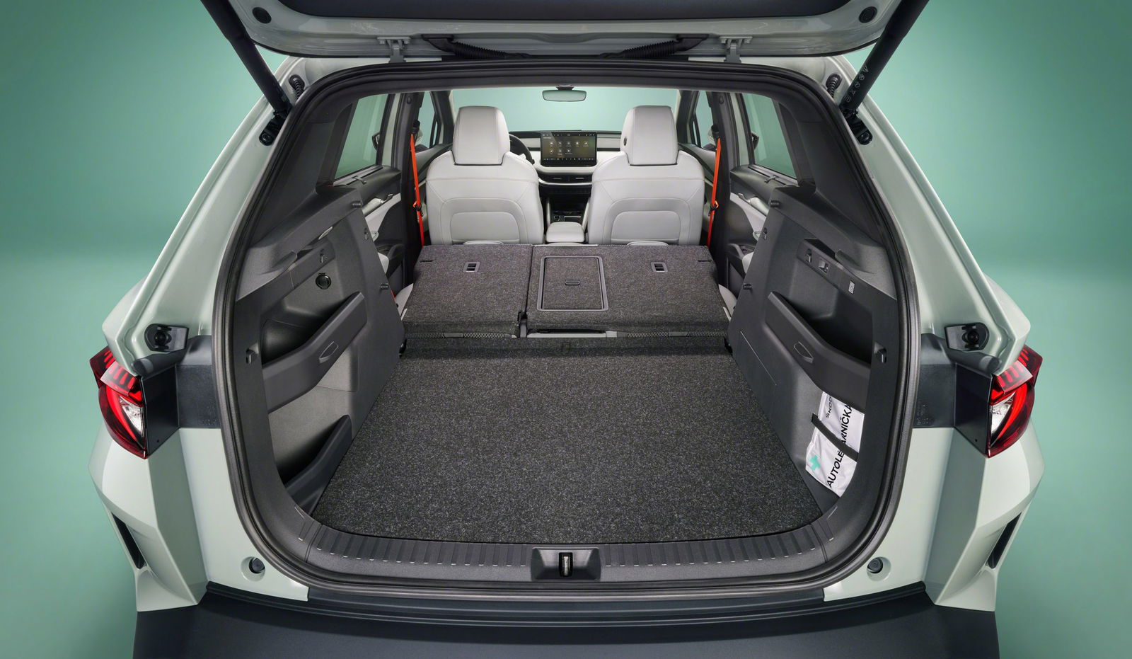 Vista del maletero Skoda Elroq amplio y práctico para la familia moderna. Vista del maletero Skoda Elroq amplio y práctico para la familia moderna.