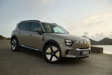 Vista lateral del Smart #5, mostrando su diseño 4x4 robusto.