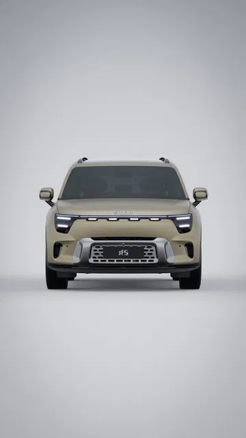 Vista frontal del smart #5 revela su diseño robusto y moderno.