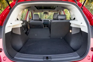 Vista del generoso maletero del MG ZS, perfecto para familias y viajes.