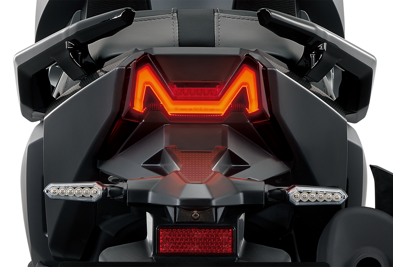 Vista de la configuración de asientos deportivos de alto rendimiento.