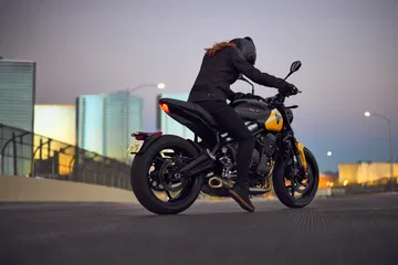 Trident 660 ofrece un equilibrio perfecto entre estilo clásico y prestaciones modernas.