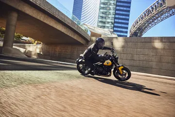 Triumph Trident 660, equilibrio perfecto entre estilo y potencia.