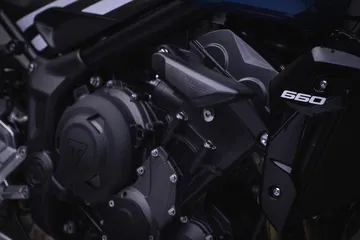 Motor tricilíndrico que destila potencia y eficiencia.