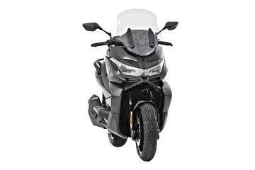 Vista frontal Voge SR4 MAX destacando su diseño moderno y aerodinámico.