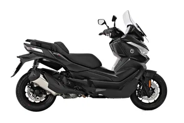 Scooter GT con estética sofisticada y motor de 34 CV.