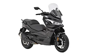 Scooter Voge SR4 MAX-T con diseño GT y motor de 34 CV.