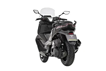 Scooter GT Voge SR4 con motorización inspirada en BMW de 34 CV.
