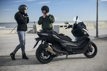 Scooter GT Voge SR4 Max T con 34 CV de potencia y motor BMW, calidad y rendimiento superior.