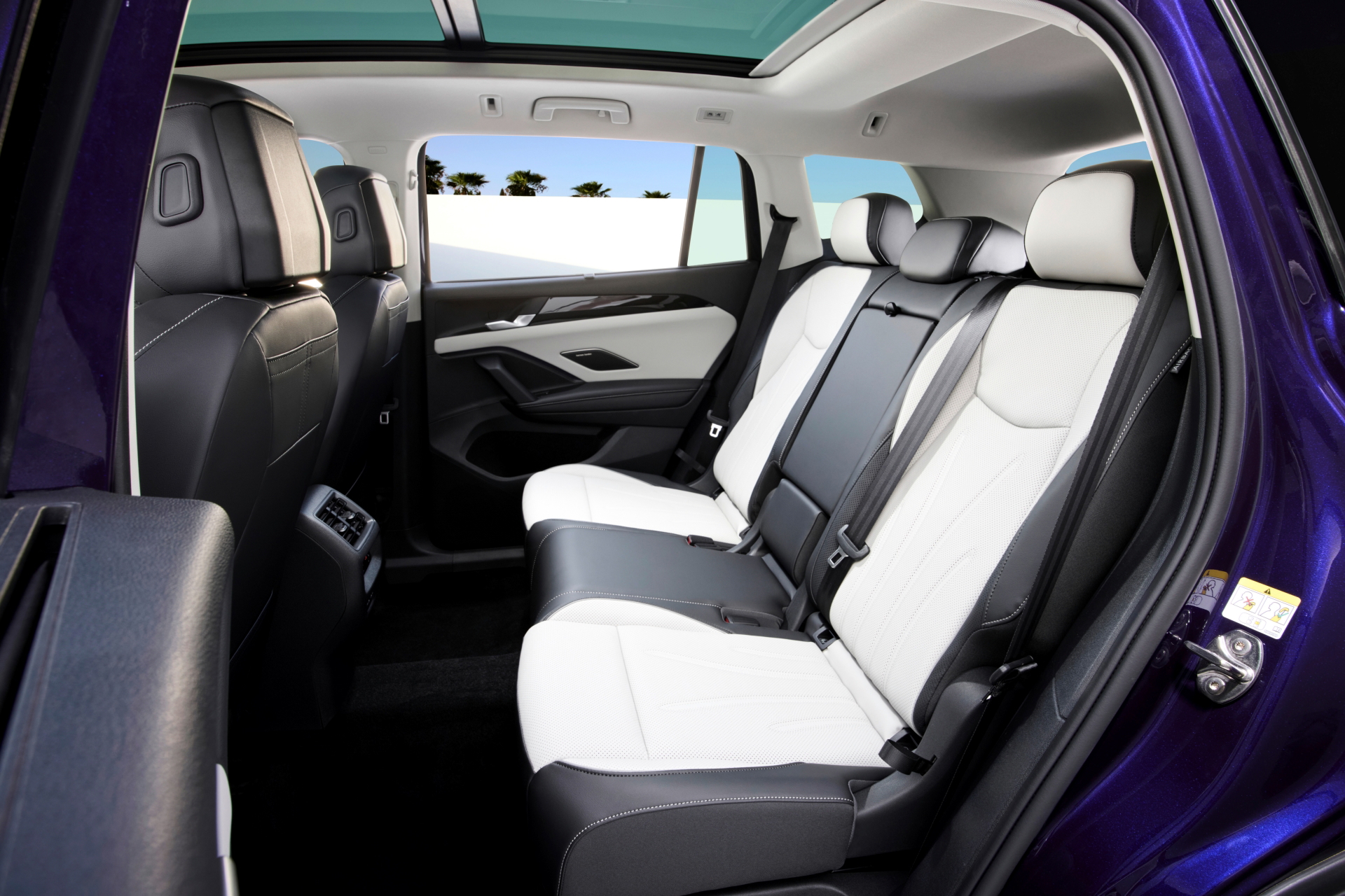 Habitáculo espacioso y acabados de vanguardia en el Volkswagen Tayron 2025.