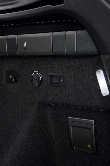 Vista de la calidad y los acabados del interior del Volkswagen Tayron 2025.