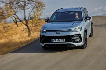 Volkswagen Tayron, un SUV con estilo robusto y moderno.