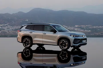 Volkswagen Tayron 2025, elegancia y robustez en un SUV