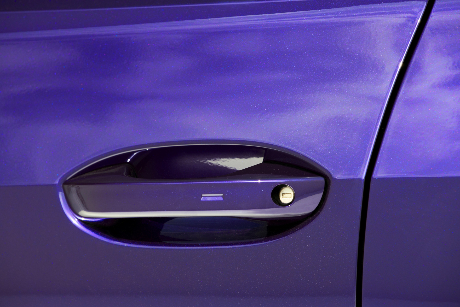 Manija de Volkswagen Tayron revela diseño moderno con líneas limpias