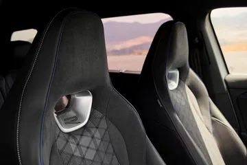 Asientos ergonómicos con acabados de alta calidad para el Volkswagen Tayron 2025.