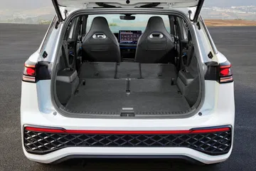 Generoso maletero del Volkswagen Tayron, ideal para familias numerosas.