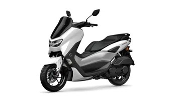 Vista lateral del Yamaha NMAX 125, destacando su diseño compacto y moderno.