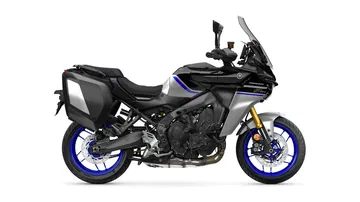 Crossover Yamaha Tracer 9 MY 2025 con avanzada tecnología.