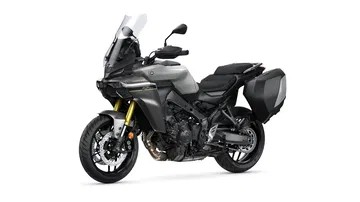 Vista lateral Yamaha Tracer 9 MY 2025, crossover con alta tecnología.