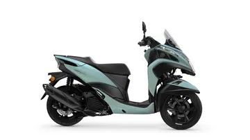 Vista lateral Yamaha Tricity 125 MY 2024, destacando su diseño trirrueda.