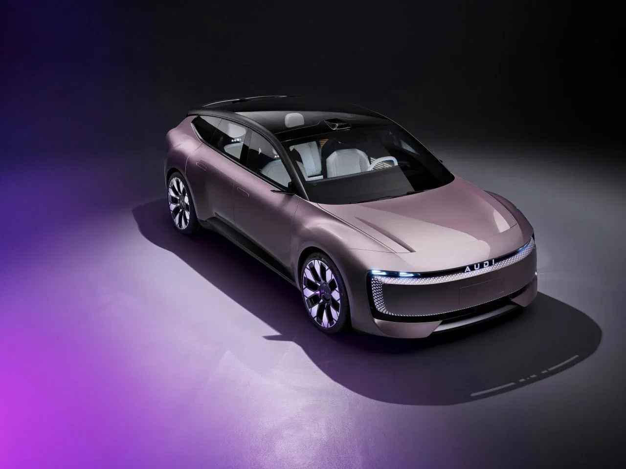 Primer Audi sin los cuatro aros, un concepto sorprendente de diseño futurista. Primer Audi sin los cuatro aros, un concepto sorprendente de diseño futurista.