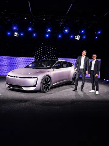 Presentación del primer AUDI sin los cuatro aros, un concepto futurista.