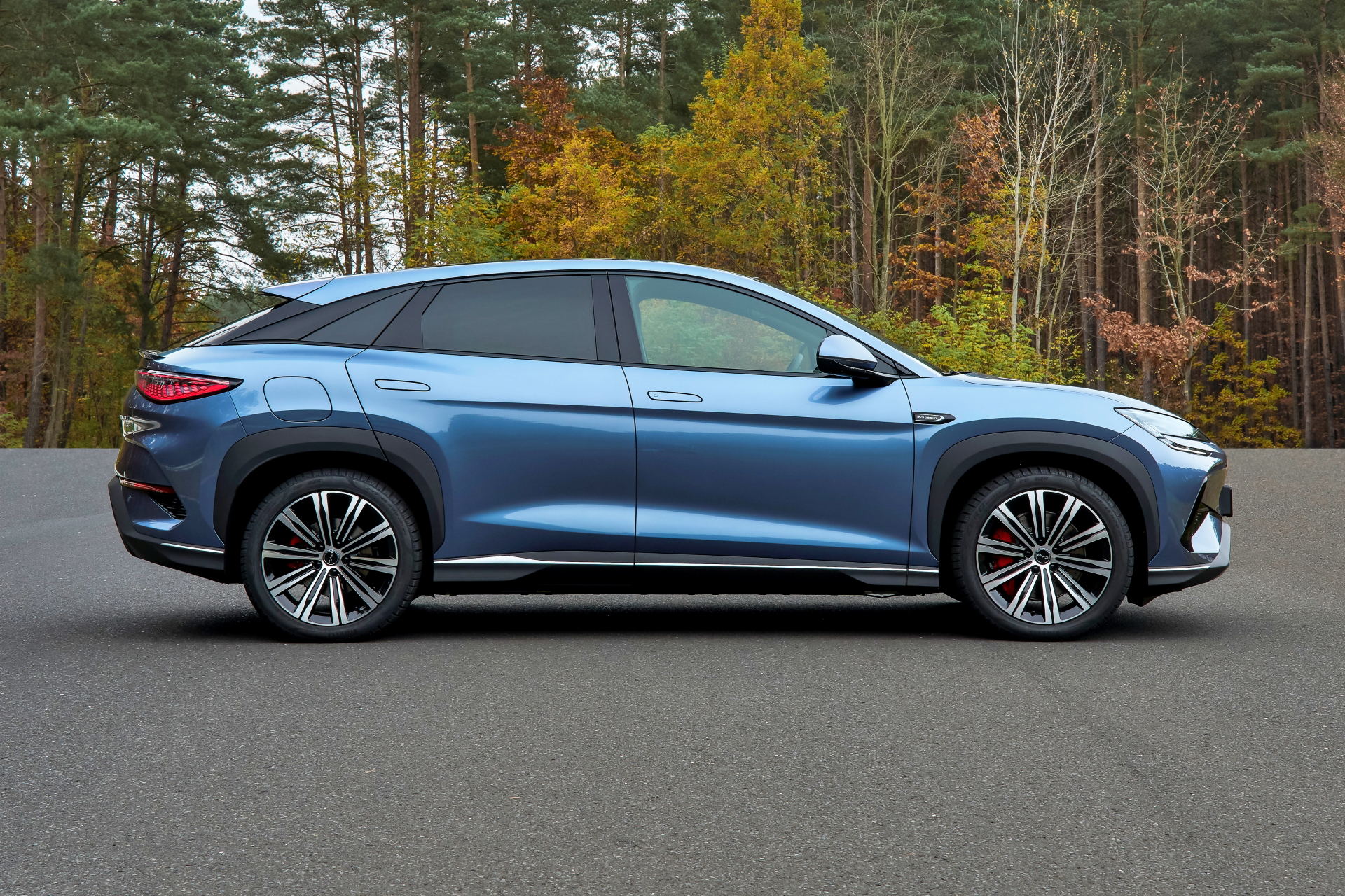 El BYD Sealion destaca por su diseño deportivo y moderno, ideal para los amantes de los SUV.