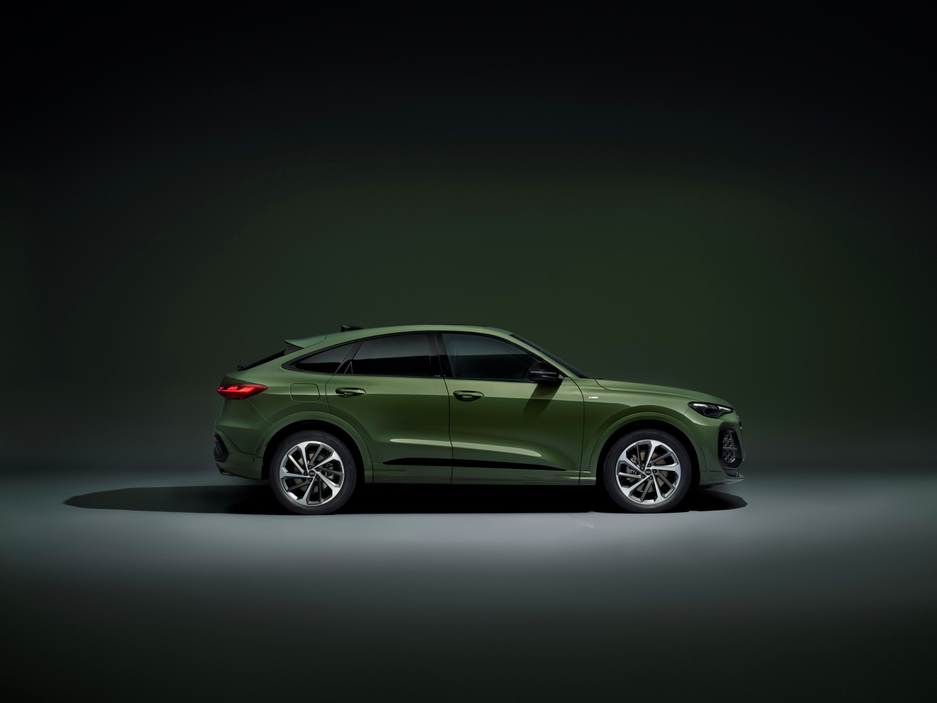 Primeras imágenes del Audi Q5 Sportback, un SUV ágil y elegante.