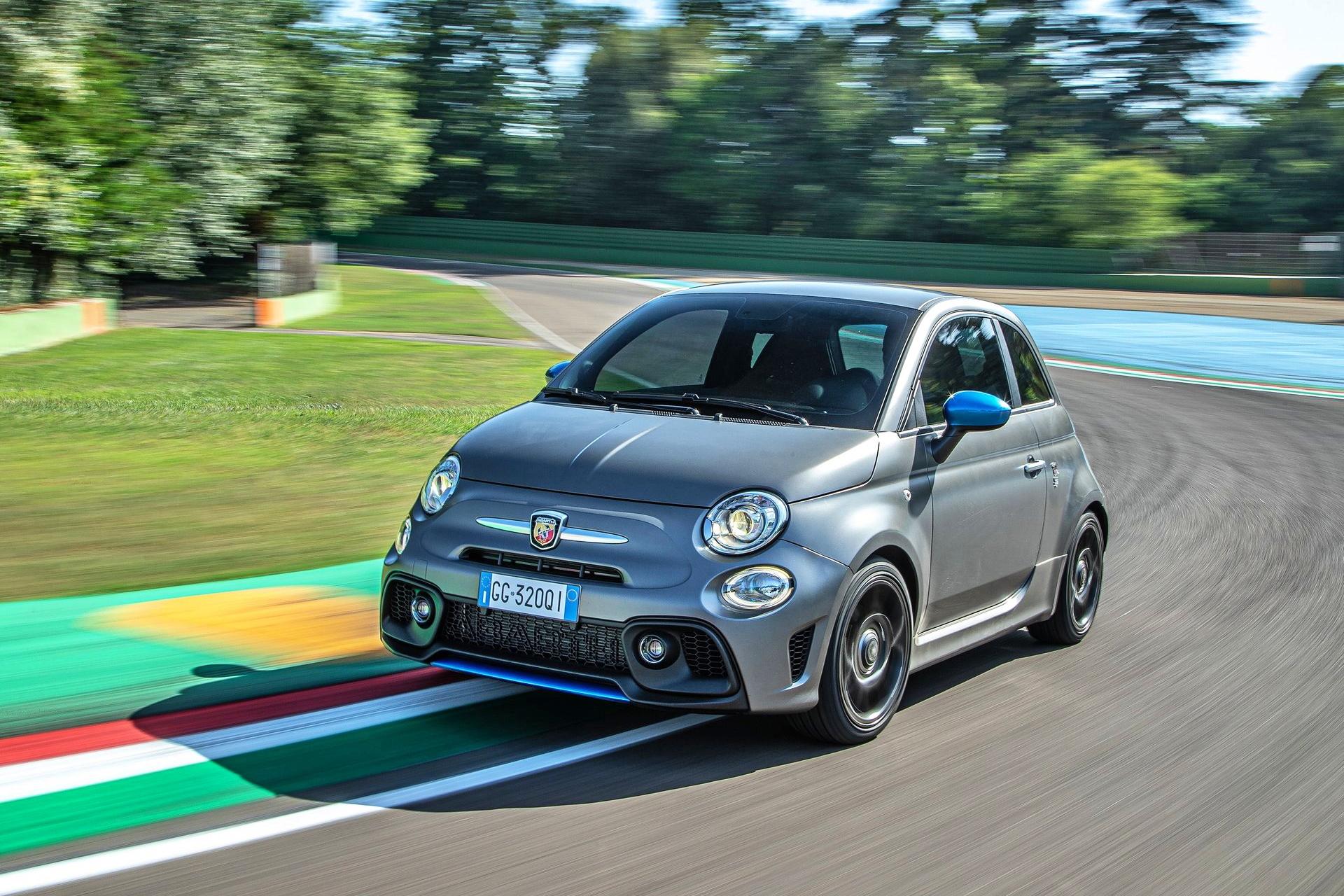 El Abarth 500 híbrido prometía 136 CV y 5 litros de consumo, pero no se producirá.