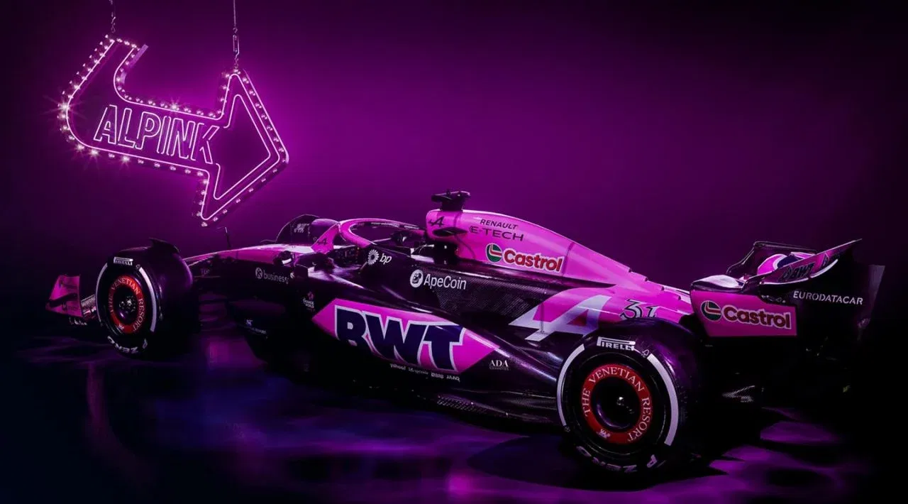 El Alpine F1 presenta su nueva librea para Las Vegas con un diseño vibrante. El Alpine F1 presenta su nueva librea para Las Vegas con un diseño vibrante.