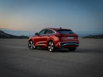 Primeras imágenes del Audi Q5 Sportback, un SUV que combina dinamismo y elegancia.