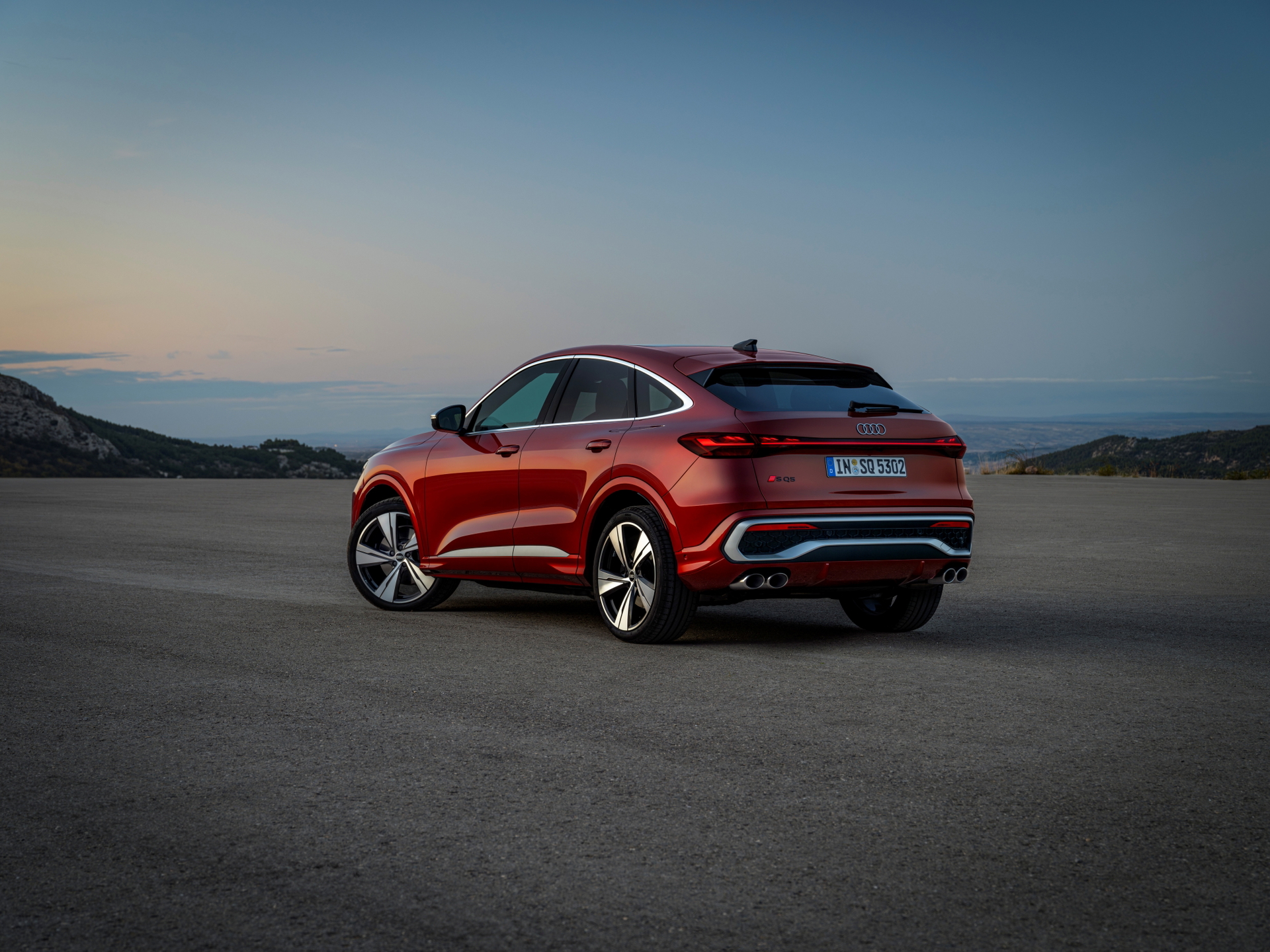 Primeras imágenes del Audi Q5 Sportback, un SUV que combina dinamismo y elegancia.