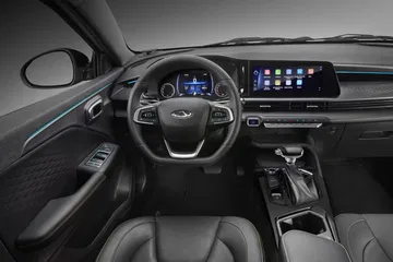 Habitáculo del Chirey Tiggo 2 Pro que muestra el volante y parte del salpicadero.