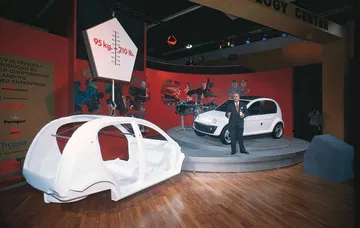 Modelo conceptual de Chrysler CCV, destaca su estructura ligera.