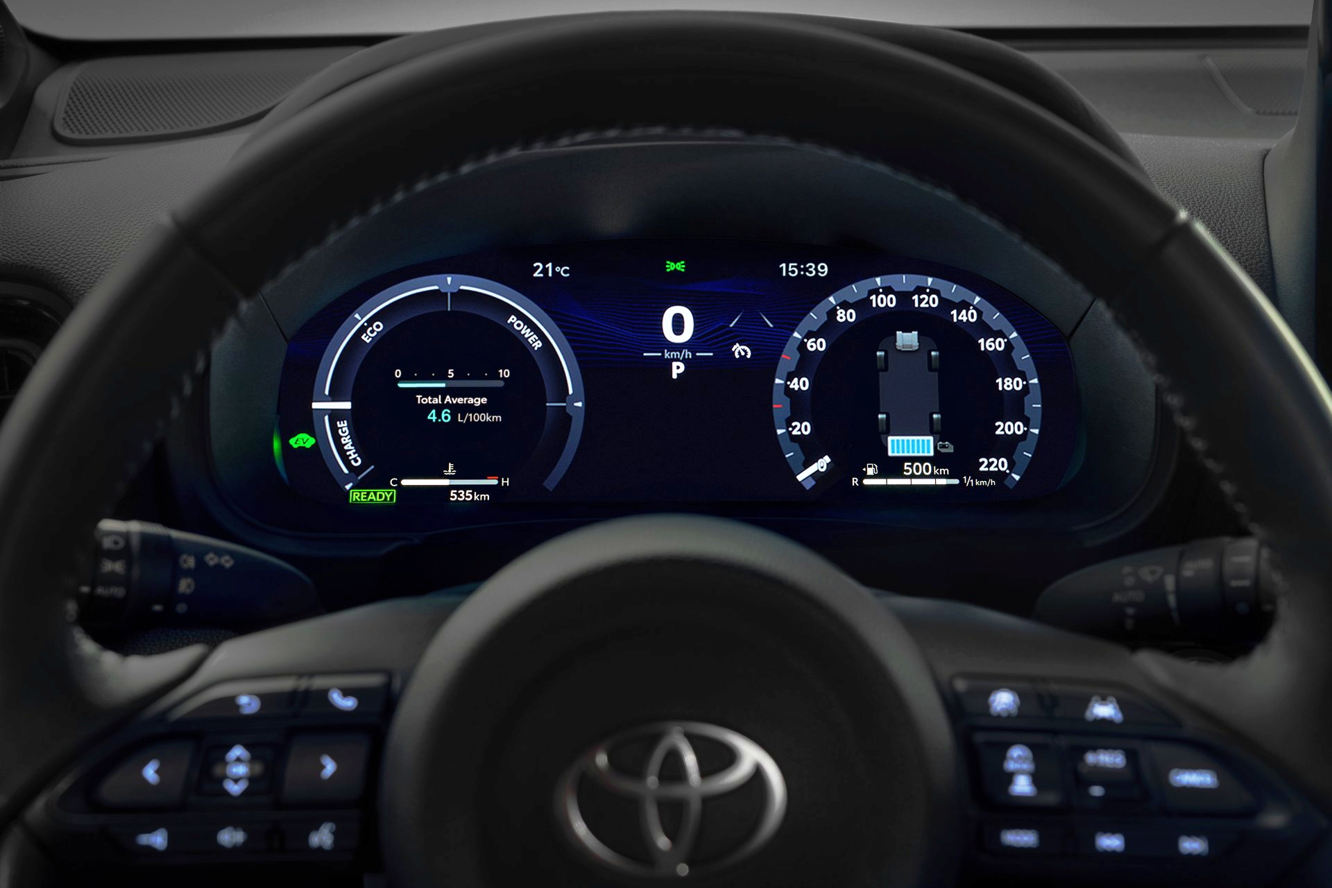 Panel de instrumentos del Toyota Yaris Cross, destacando su tecnología moderna