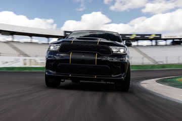 El Dodge Durango combina diseño agresivo y aerodinámico, buscando performance en circuito.