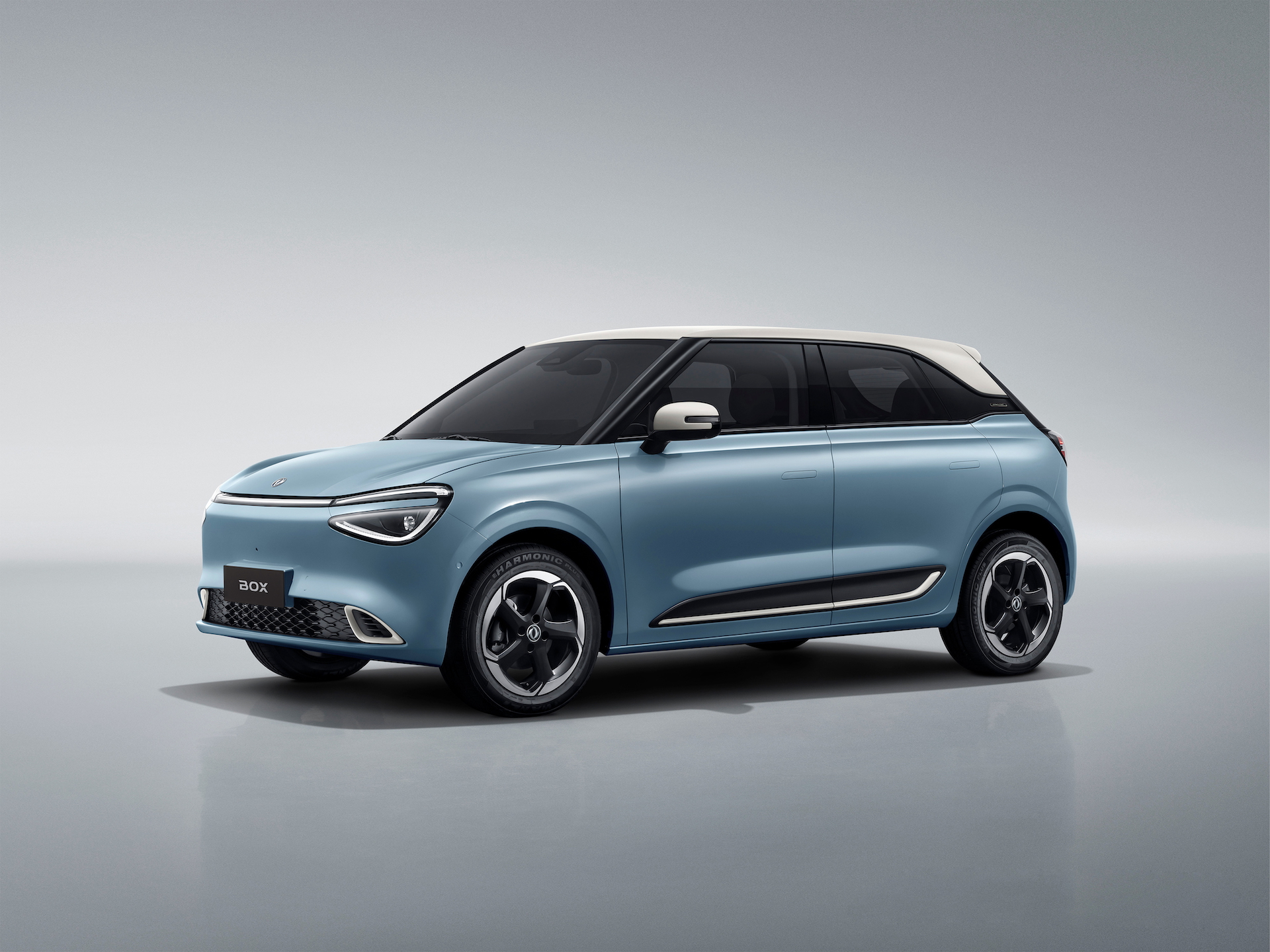 El Dongfeng Box 2024 presenta un diseño moderno y aerodinámico.