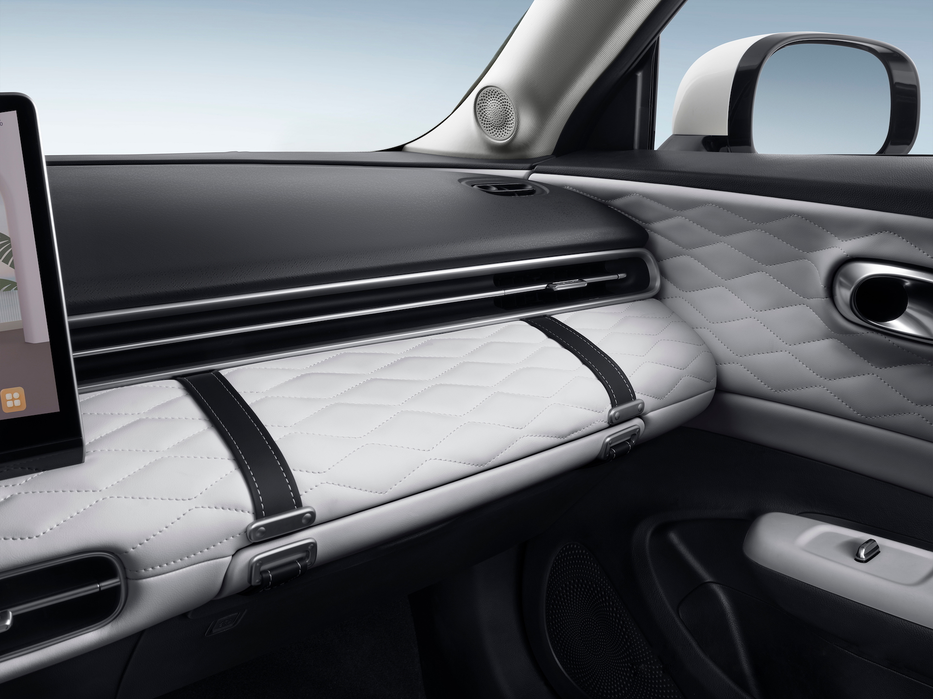 Vista del tablero del Dongfeng Box, con acabados modernos y tecnología integrada.