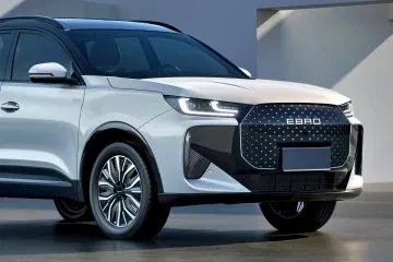 El nuevo Ebro S700 destaca por su diseño moderno y atractivo, perfecto para el uso urbano. El nuevo Ebro S700 destaca por su diseño moderno y atractivo, perfecto para el uso urbano.