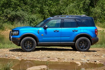 Este 4x4 compacto combina diseño retro y funcionalidad, perfecto para el estilo de vida español.