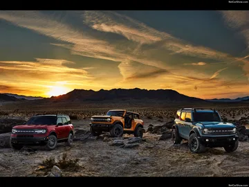 El Ford Bronco Sport destaca por su diseño retro y capacidad todoterreno.