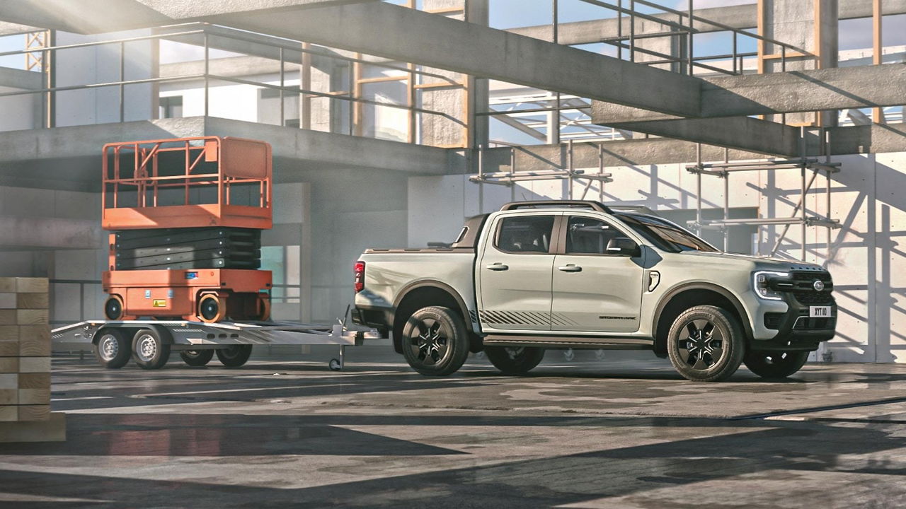 El Ford Ranger PHEV 2025 destaca por su capacidad y eficiencia, ideal para el trabajo y el ocio.