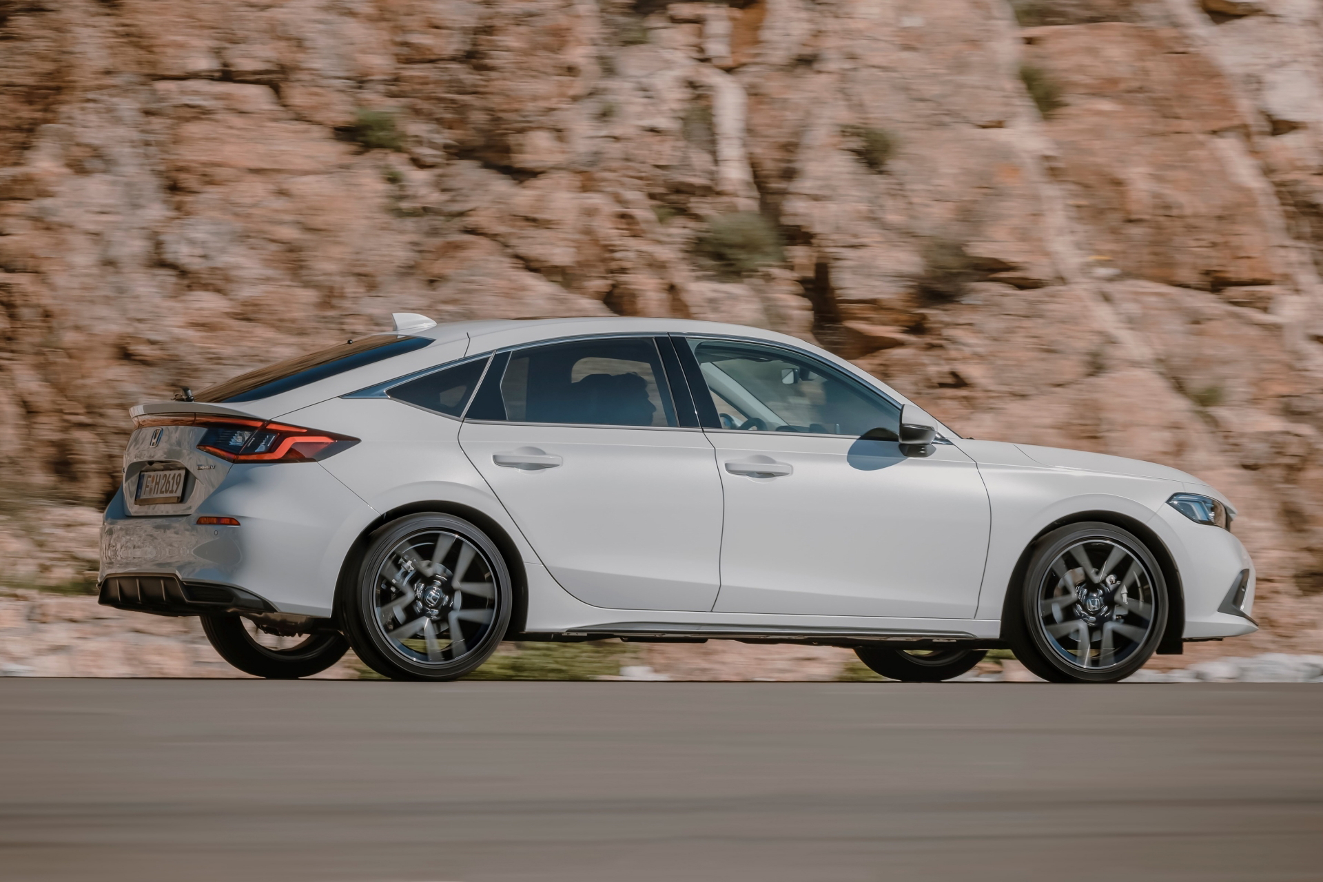 El Honda Civic 2024 destaca por su diseño aerodinámico y moderno.