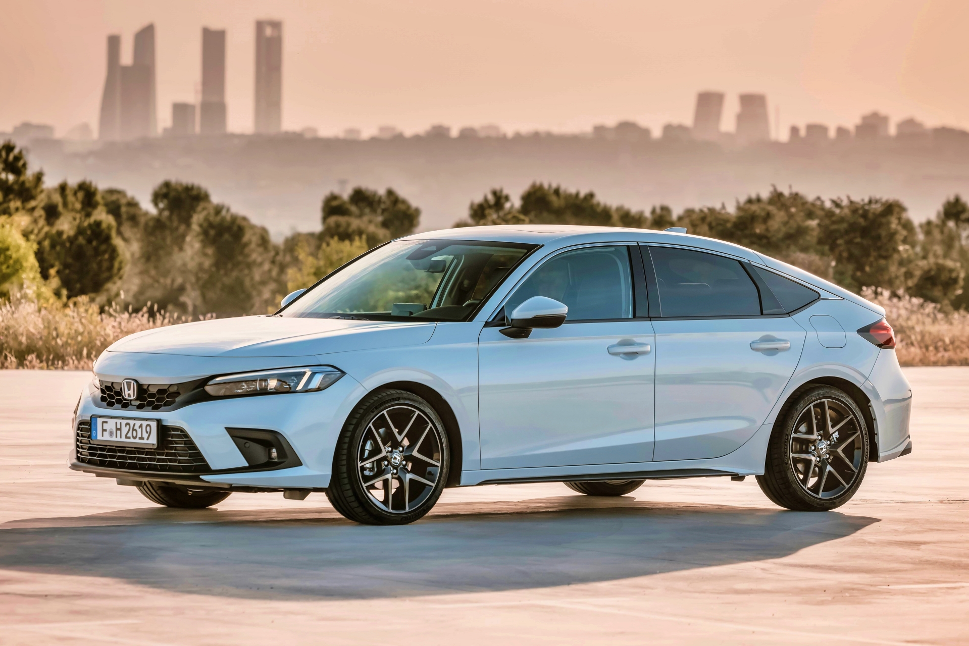 El nuevo Honda Civic 2024 destaca por su diseño aerodinámico y elegante.