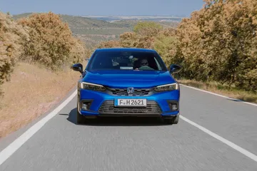 El nuevo Honda Civic 2024 destaca por su diseño deportivo y aerodinámico.