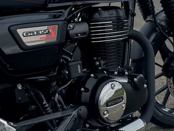 Motor monocilíndrico de la Honda GB350S, sinónimo de fiabilidad.