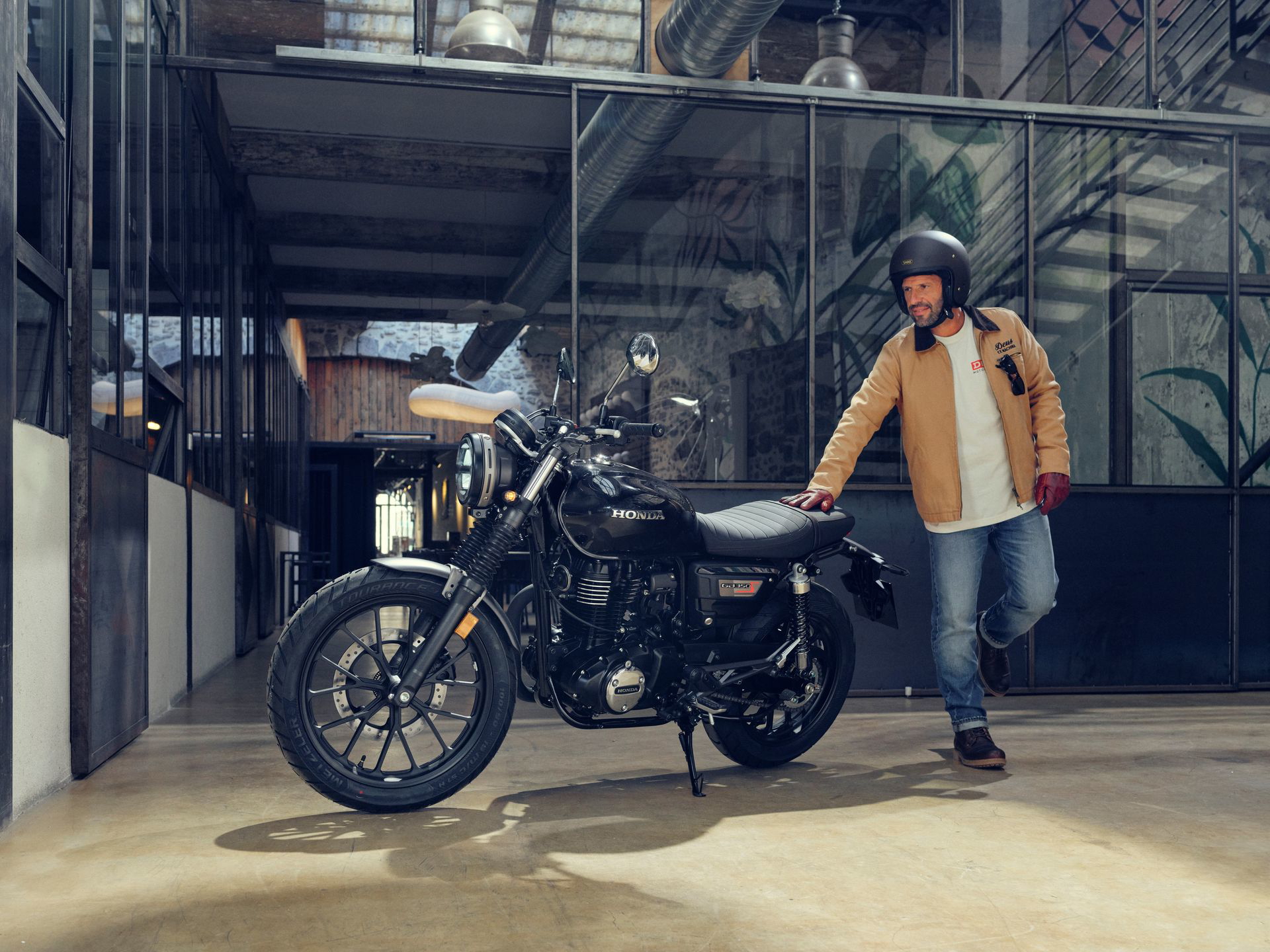 Honda GB350S, sinónimo de fiabilidad y estilo retro para el carné A2.