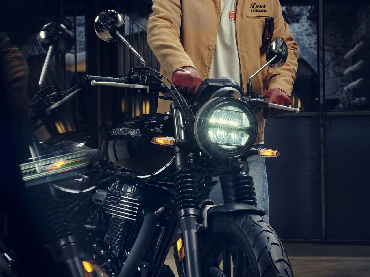 Honda GB350S, emblema de fiabilidad y estilo neoclásico.