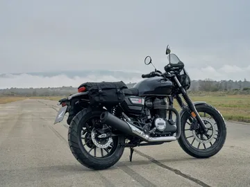 Honda GB350S, combinación perfecta de estilo retro y fiabilidad.
