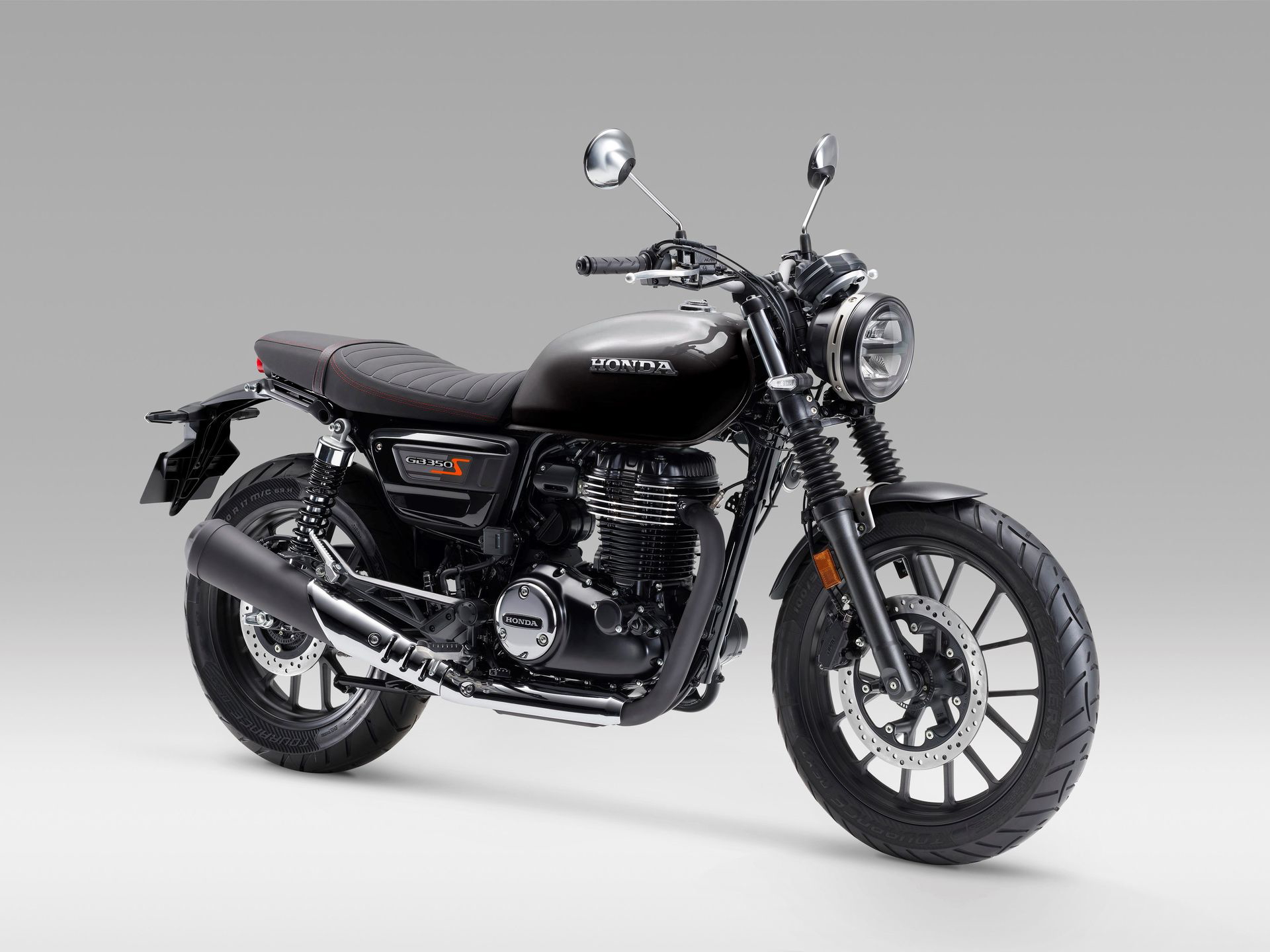 Honda GB350S en vista lateral destaca por su estética retro y prestaciones modernas